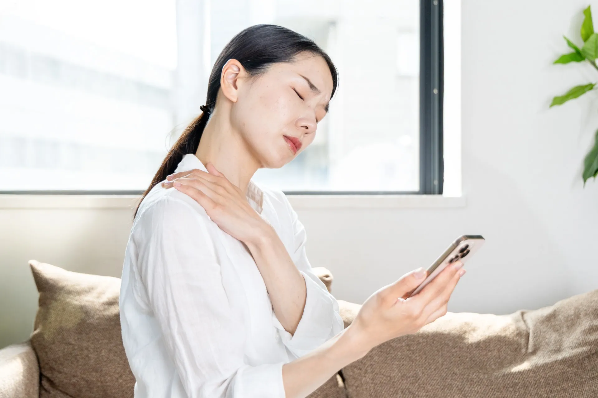 肩こりの辛さを根本から鍼灸で改善したい女性のための東京都台東区上野ガイド