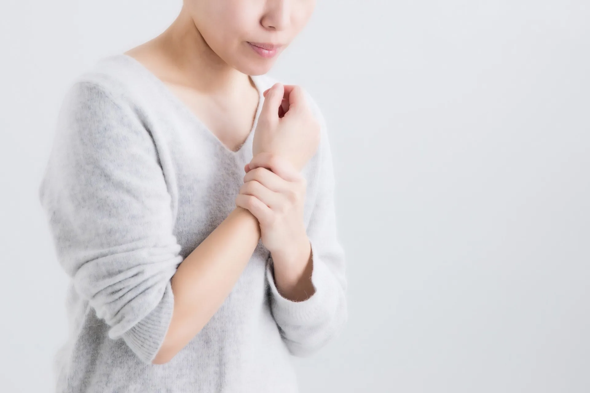 産後ママ必見の抱っこによる腱鞘炎の痛みケア術